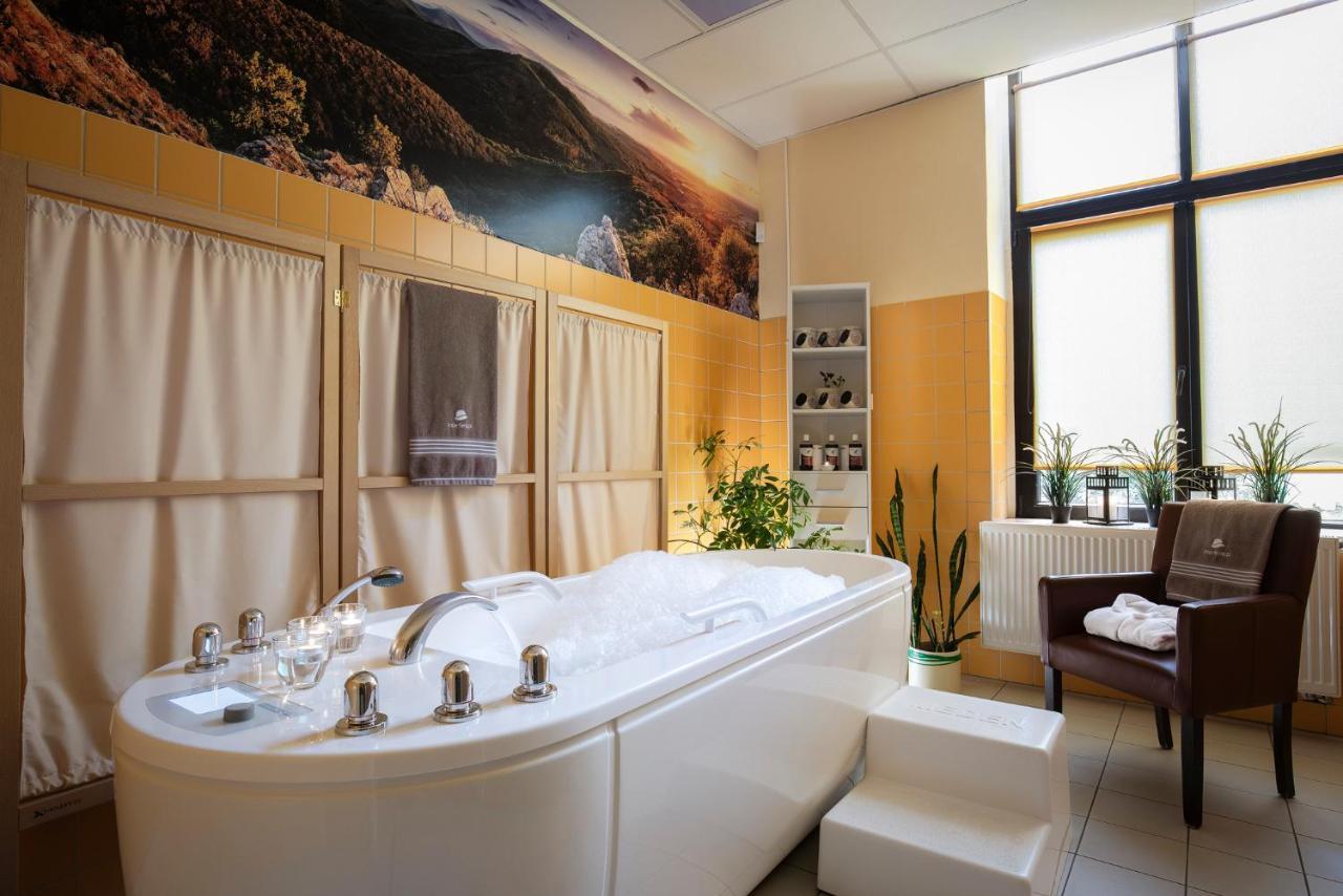 Interferie Aquapark Sport Hotel Malachit ชเวียราโดว์-สโดรยจ์ ภายนอก รูปภาพ